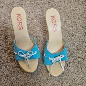 Michael Kors Wood Heels Open Toe Shoes Womens Size 8.5 B Blue Suede Laces GUC